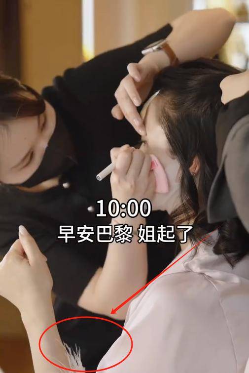 斜大小眼明显穿华贵礼服联合国演讲冰球突破56岁翁虹近况曝光脸歪嘴(图11)